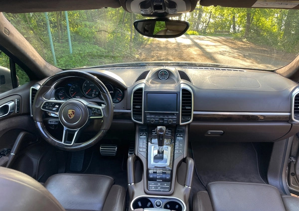Porsche Cayenne cena 199999 przebieg: 72000, rok produkcji 2015 z Poznań małe 211